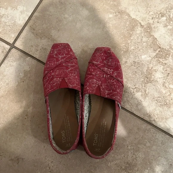 TOMS Red Canvas Geometry Classics - Picture 2 of 4